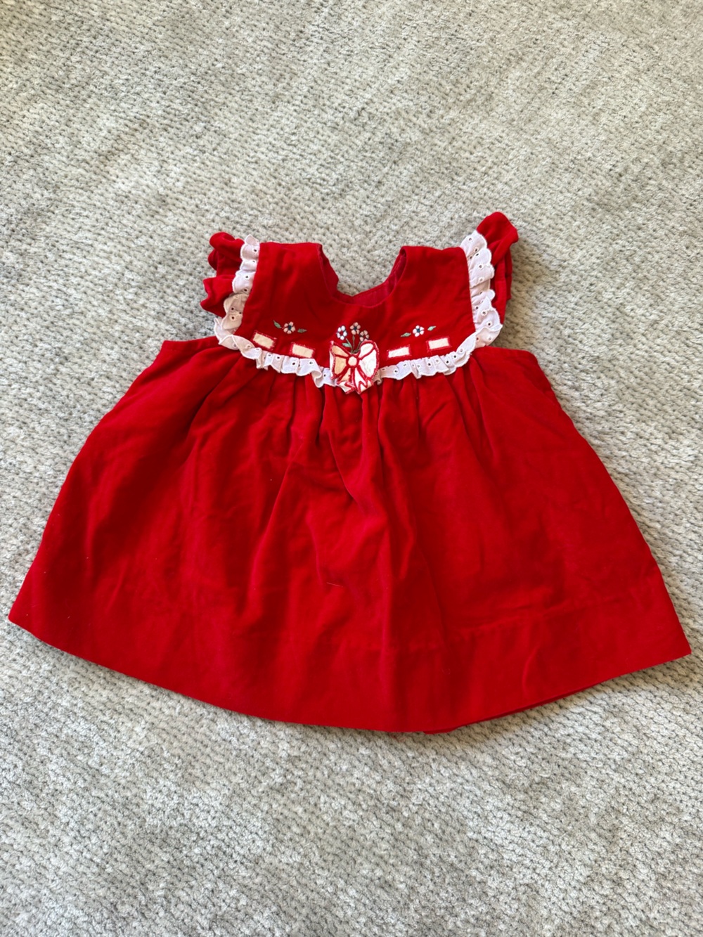 Vintage Baby Girl Red Velvet Holiday Dress Eyelet Lace Embroidered 6-12 Months
